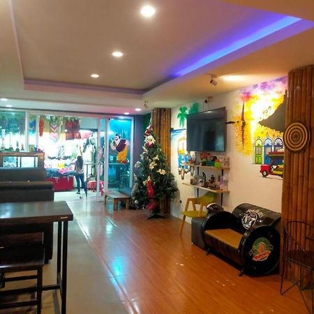 Popeyes Hostel Patong Exterior photo