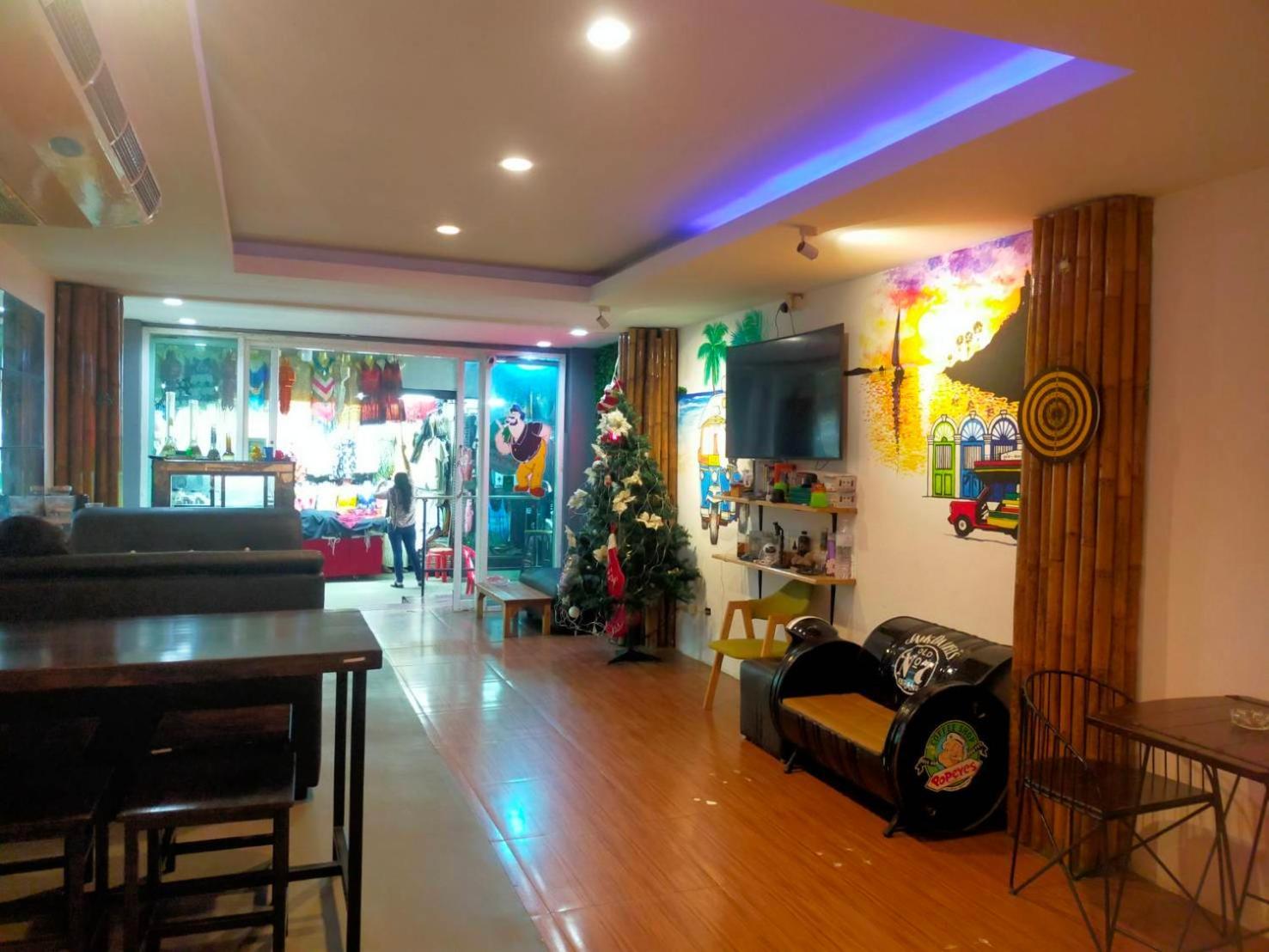 Popeyes Hostel Patong Exterior photo
