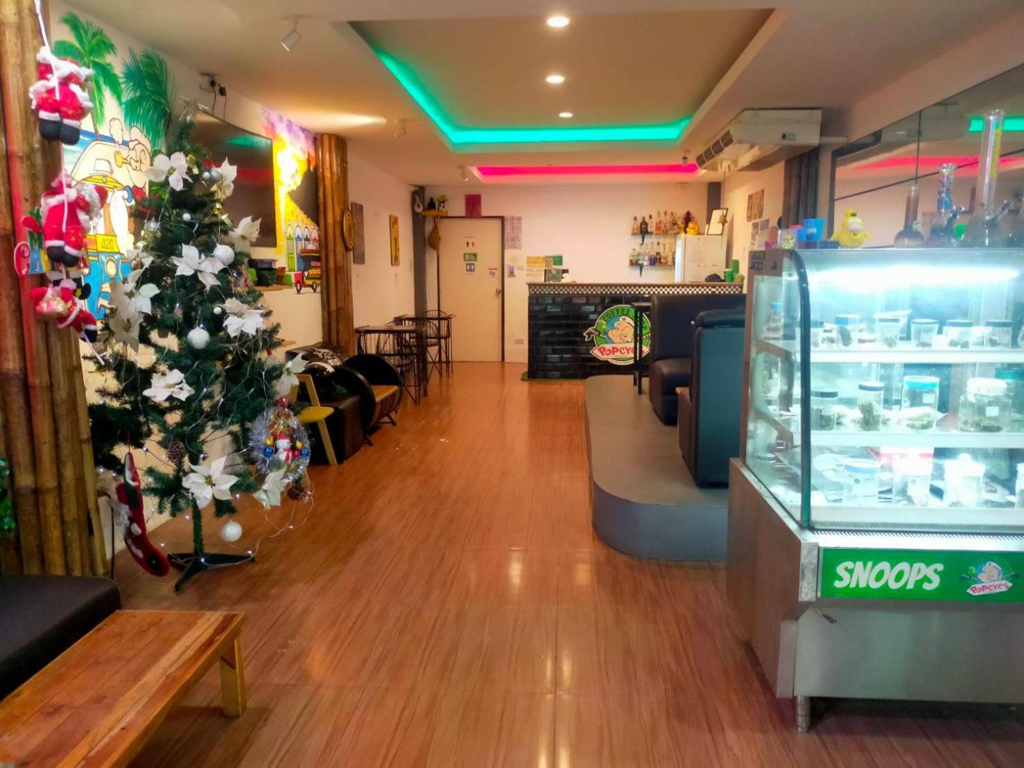 Popeyes Hostel Patong Exterior photo